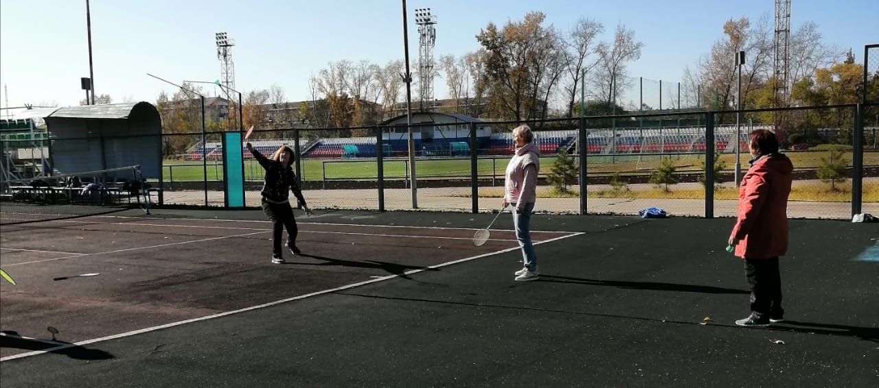 &laquo;Года &ndash; не беда, коль душа молода&raquo; день игры в бадминтон,состоялся на стадионе "Амурсельмаш".