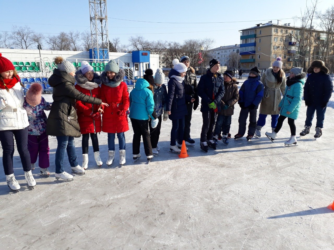 18 декабря на льду стадиона прошёл спортивный праздник &laquo;Хрустальный лед&raquo;.