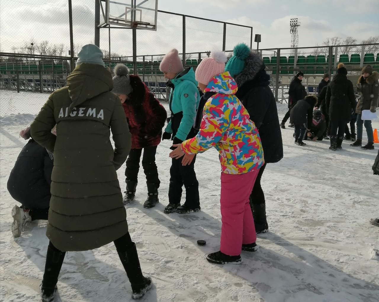 &bdquo;Святое дело &ndash; Родине служить&ldquo; эстафеты на льду ко Дню защитника отечества.